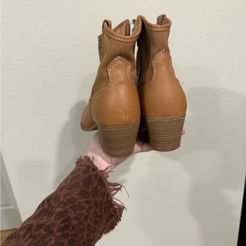 Universal Thread Tan Ankle Booties sz8.5 - Picture 4 of 6